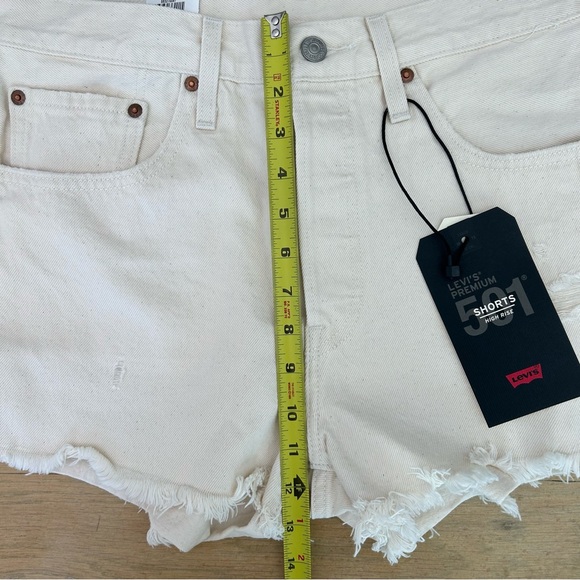 Levi’s 501 high rise cut-off denim shorts - NWT - size 30 - Picture 6 of 7